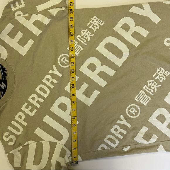Superdry Graphic Tee - Size M - Picture 10 of 16